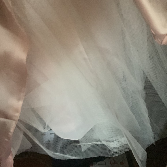 Beautiful unique 2 piece dress. Never worn has tags . Runs a lil small - Picture 4 of 5